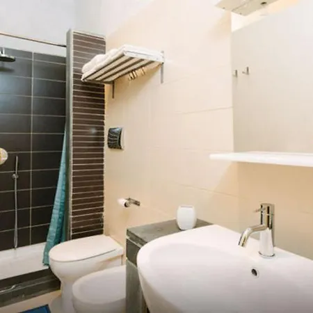 1743 Loft Apartment *