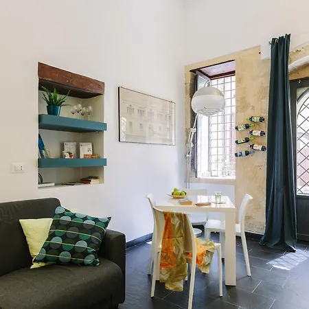 1743 Loft Apartment *